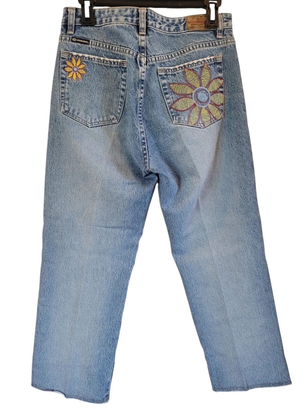 Vintage 90s Y2K UNIONBAY Flower Embroidery Mid Rise Straight Leg Cropped Jeans